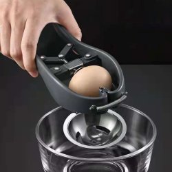 Пристрій для розбивання яєць на кухню