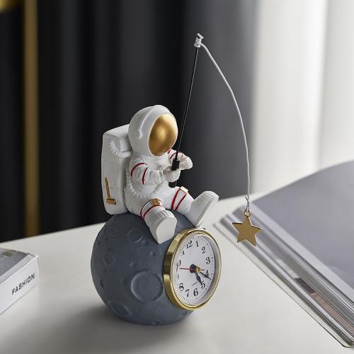 Часы с Космонавтом на стол