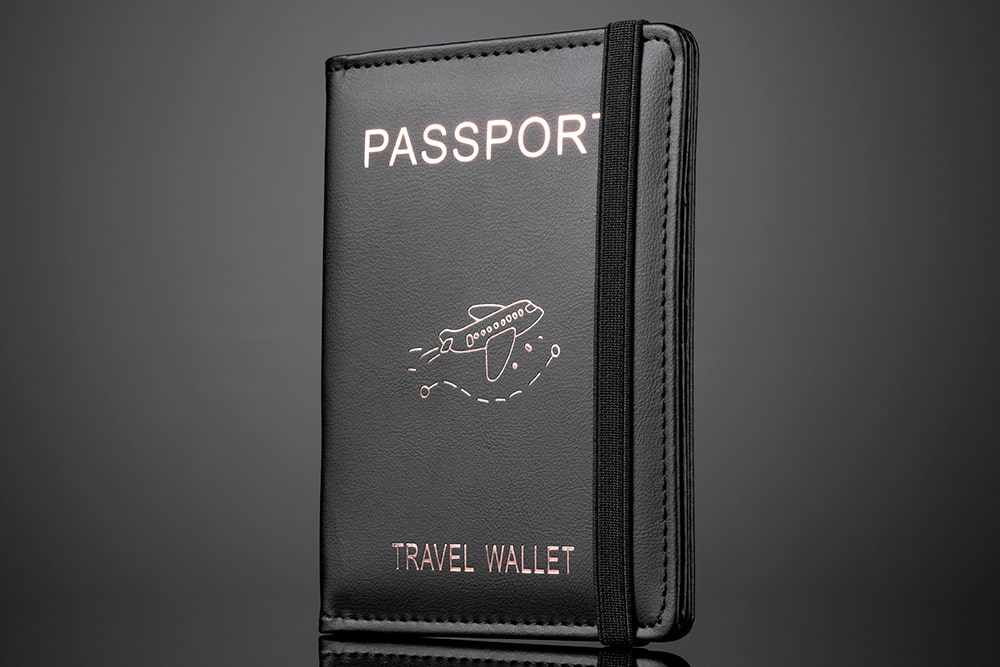 Обкладинка на паспорт з відділами для карток 
