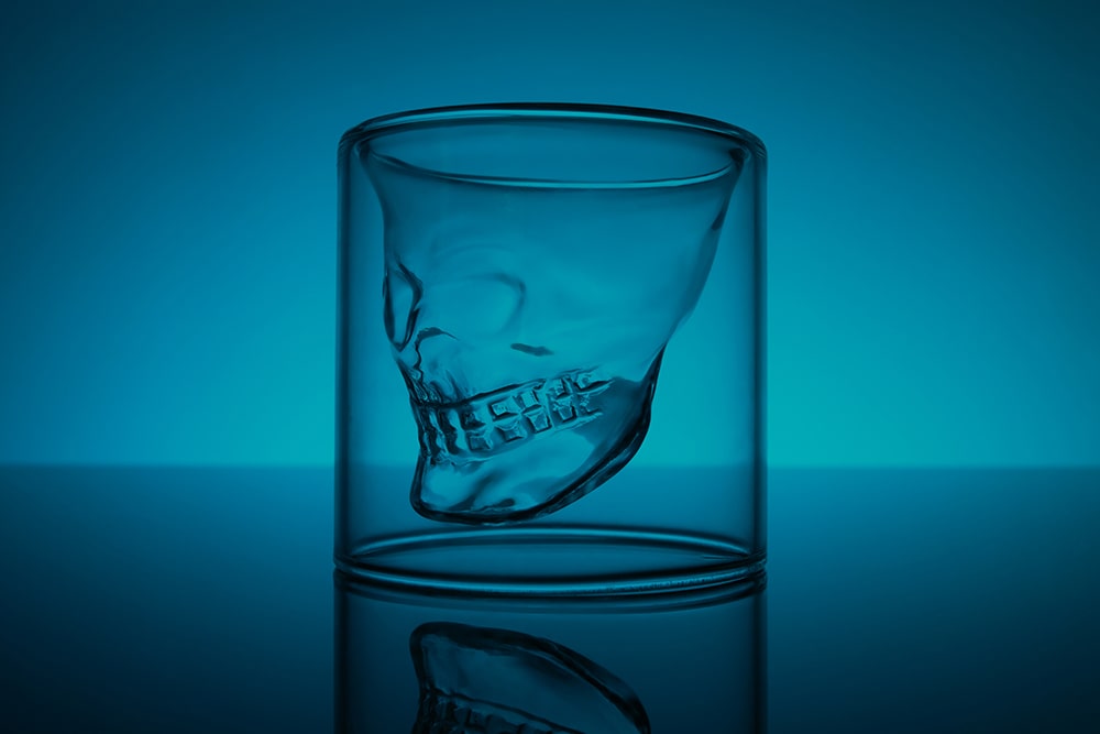 склянка у вигляді черепа