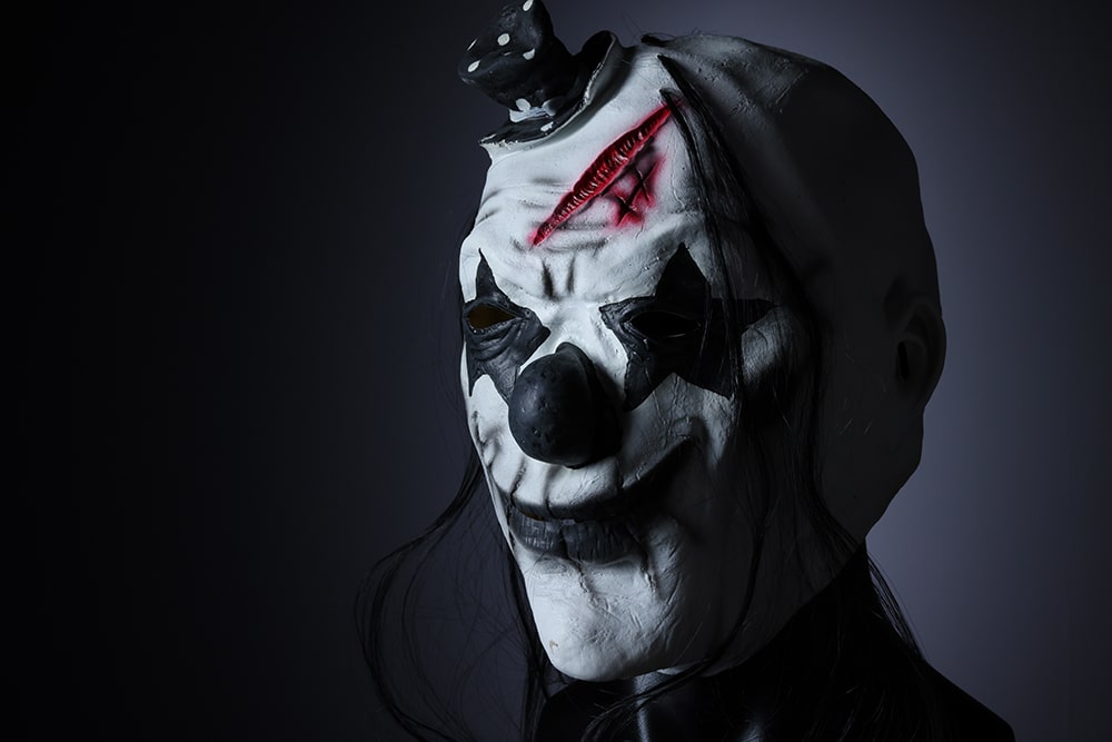 страшная маска клоуна