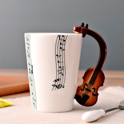 Кружка з ручкою у вигляді скрипки