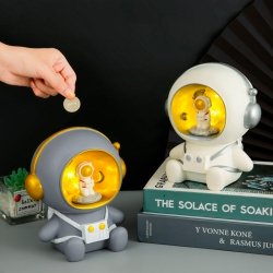 Скарбничка Космонавт для монет з нічником